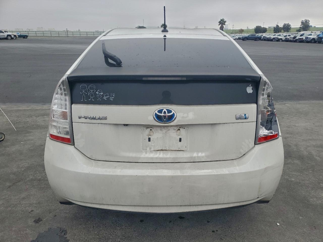 2010 TOYOTA PRIUS photo 16