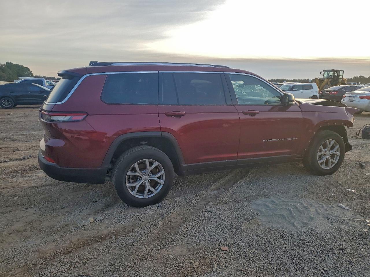 2023 JEEP GRAND CHEROKEE L LIMITED photo 3