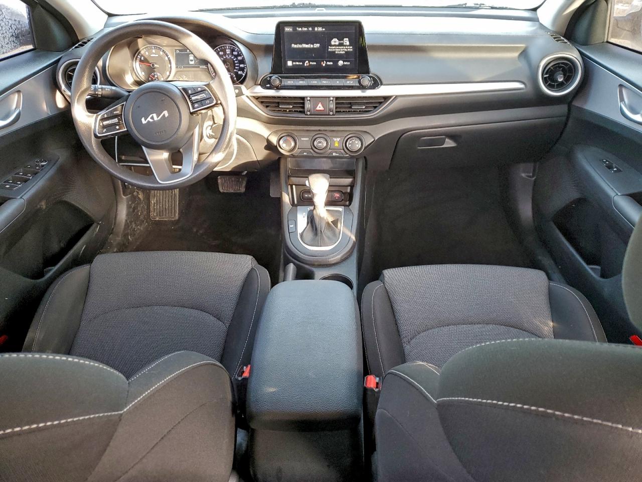 2024 KIA FORTE LX photo 8