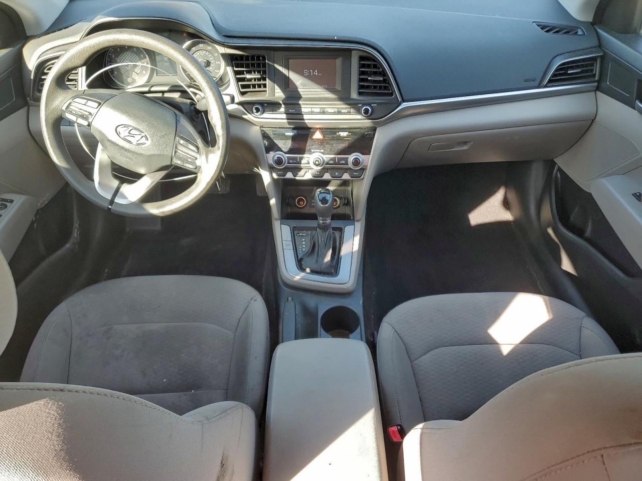 2020 HYUNDAI ELANTRA SE photo 8
