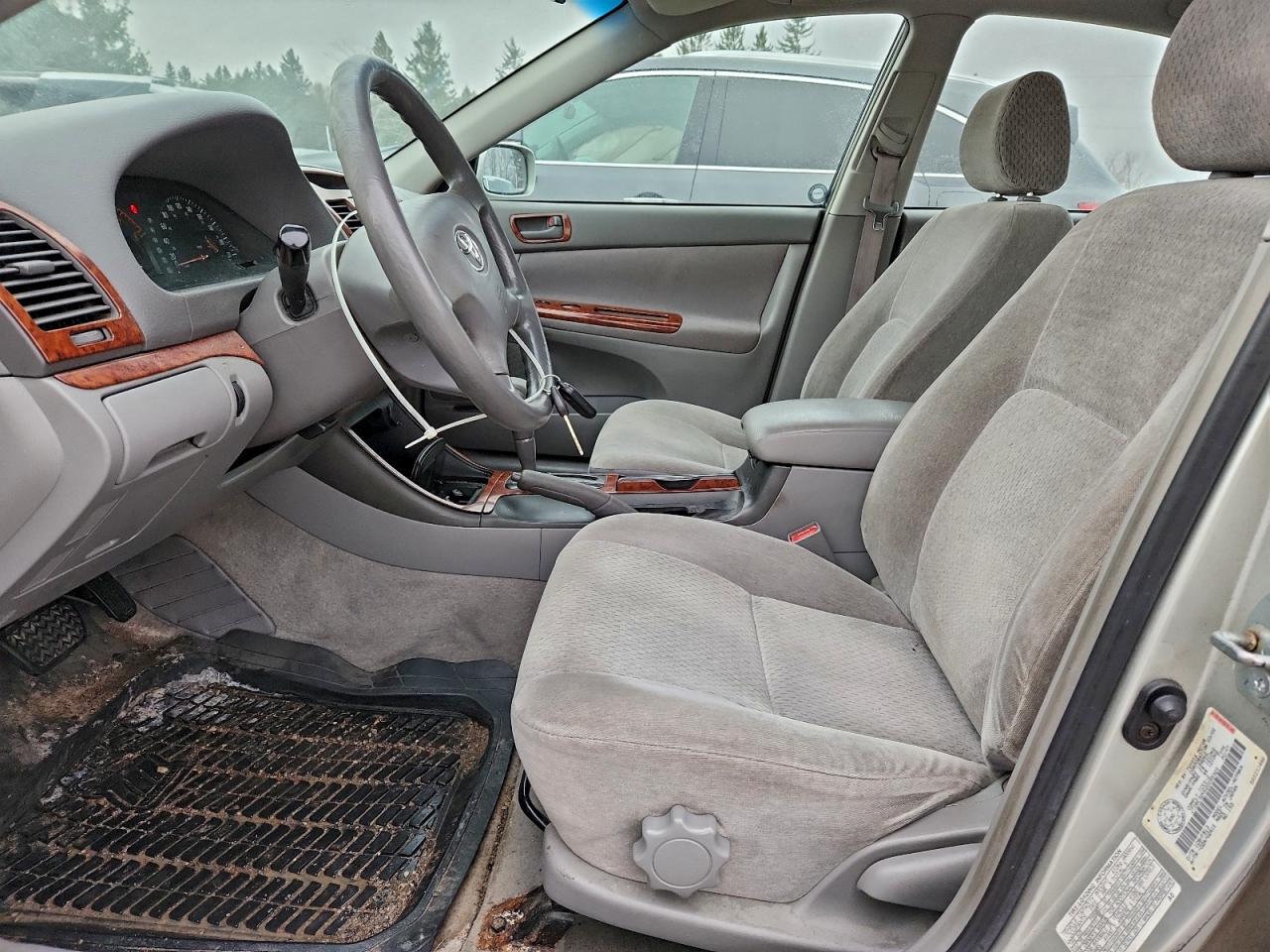 2002 TOYOTA CAMRY LE photo 7