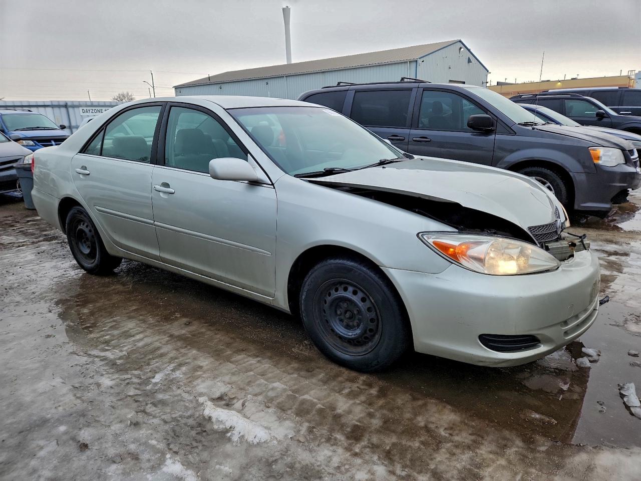 2002 TOYOTA CAMRY LE photo 4
