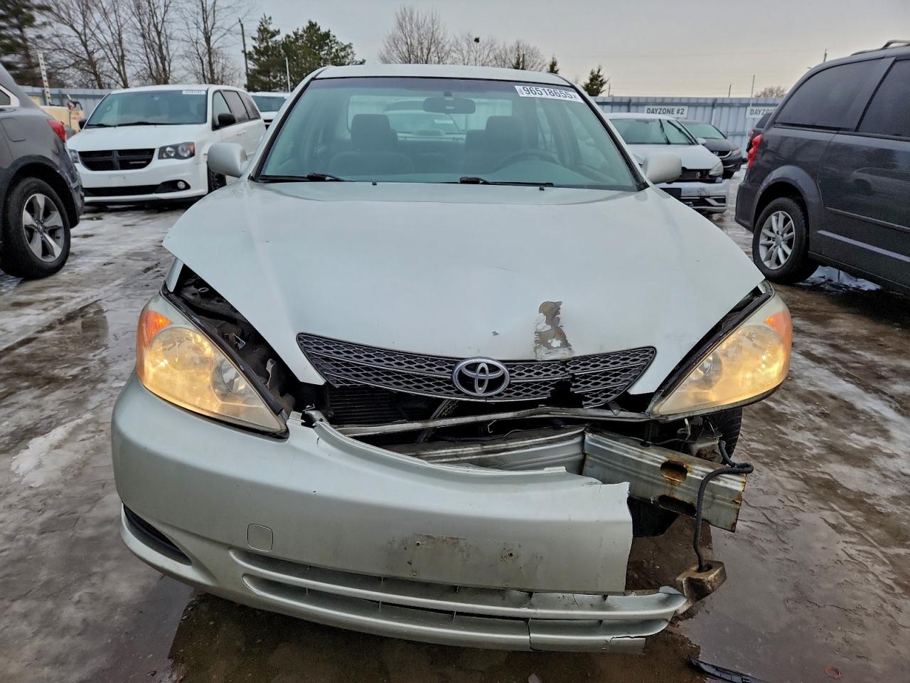 2002 TOYOTA CAMRY LE photo 5