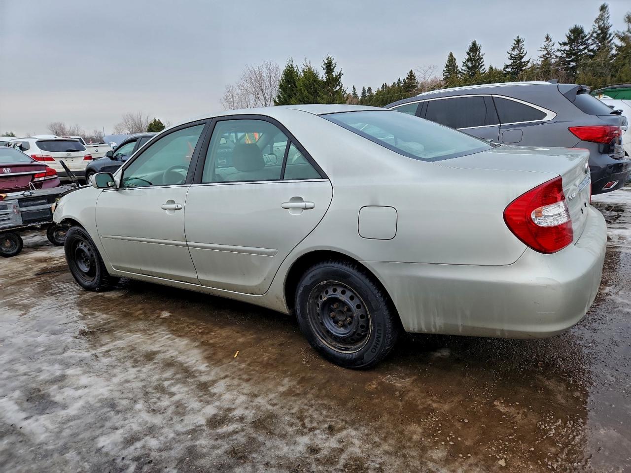 2002 TOYOTA CAMRY LE photo 2