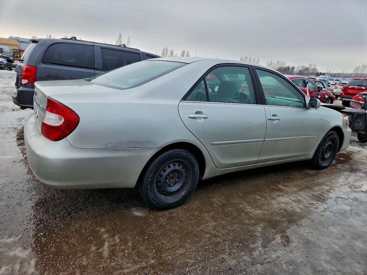2002 TOYOTA CAMRY LE photo 3