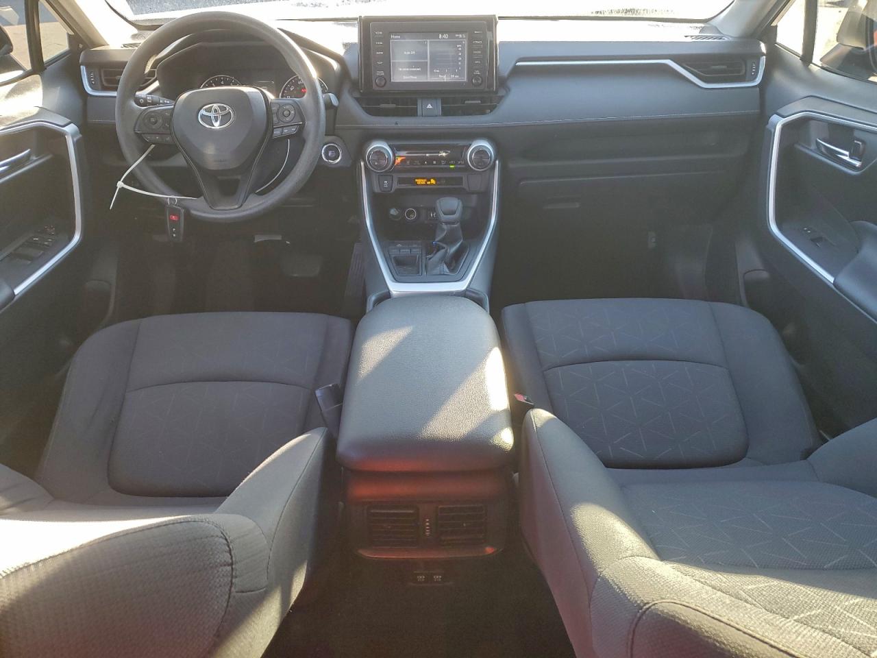 2019 TOYOTA RAV4 XLE photo 8