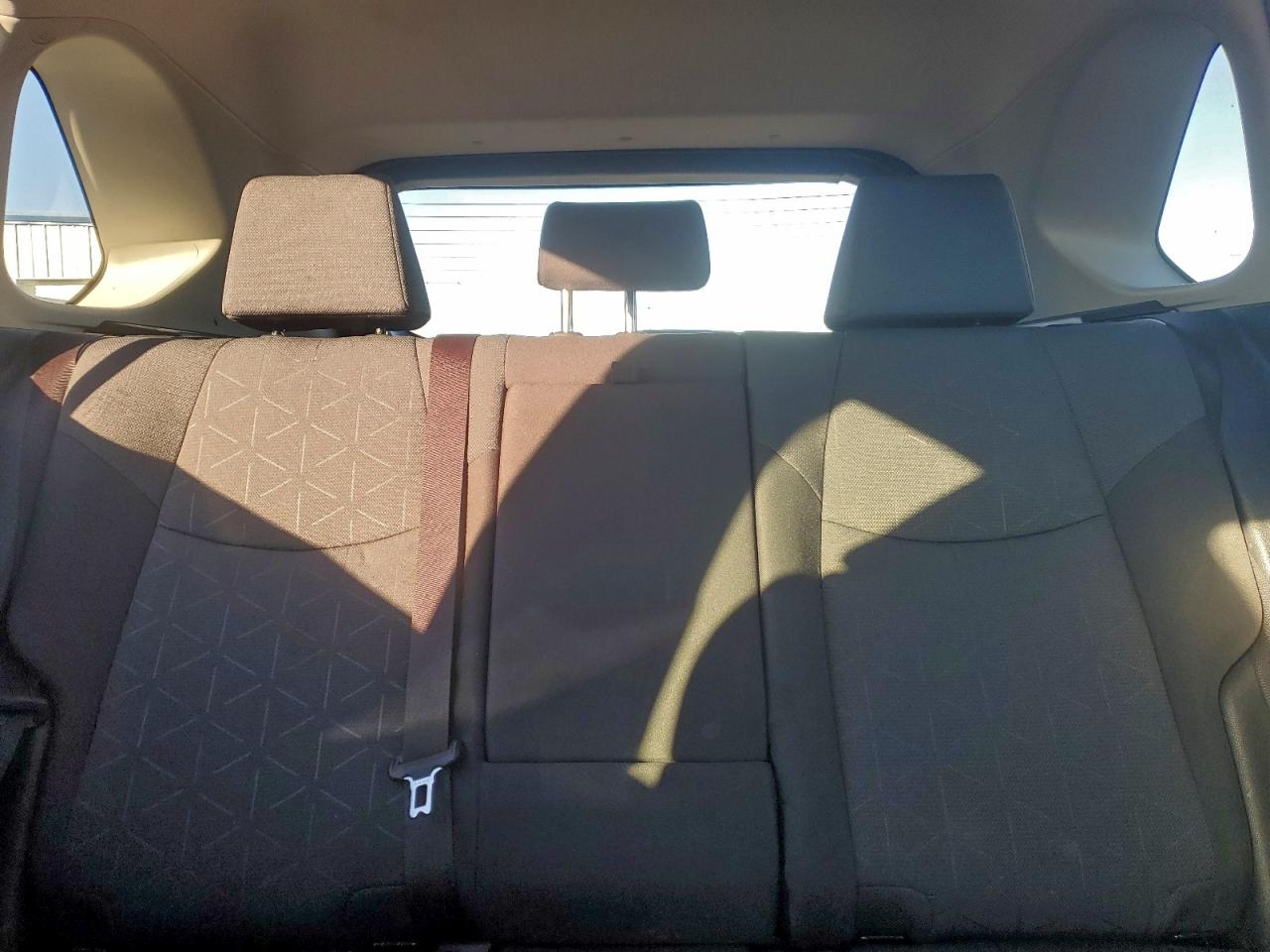 2019 TOYOTA RAV4 XLE photo 10