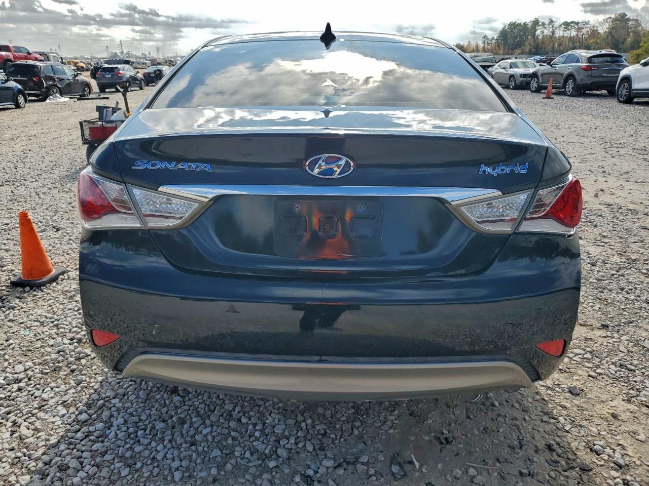 2011 HYUNDAI SONATA HYBRID photo 6