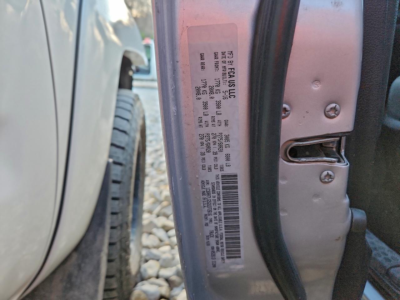 2016 RAM 1500 SLT photo 12