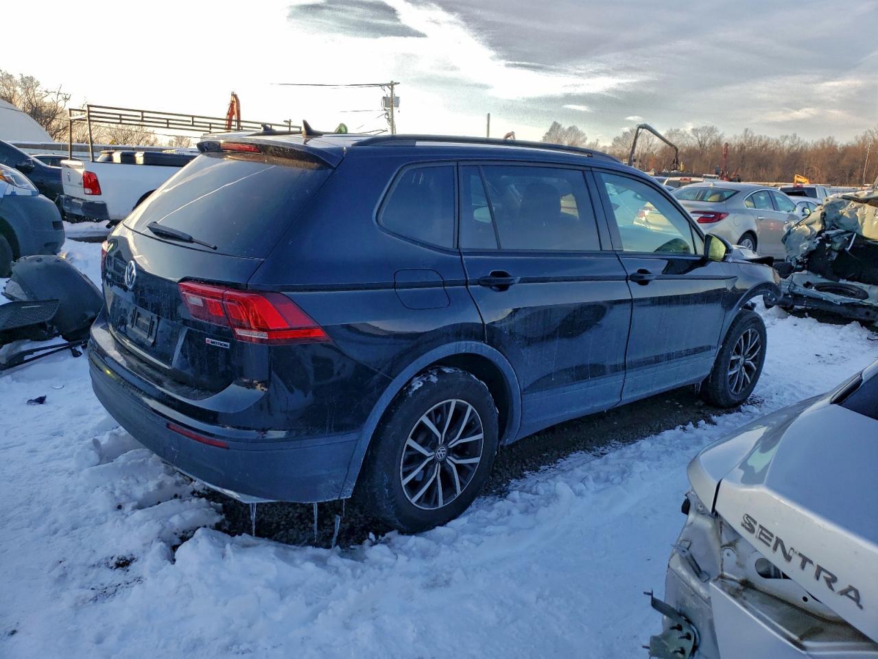 2021 VOLKSWAGEN TIGUAN S photo 7