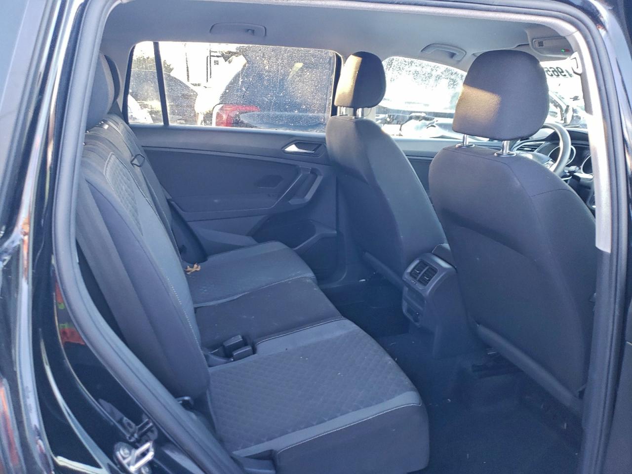 2021 VOLKSWAGEN TIGUAN S photo 31