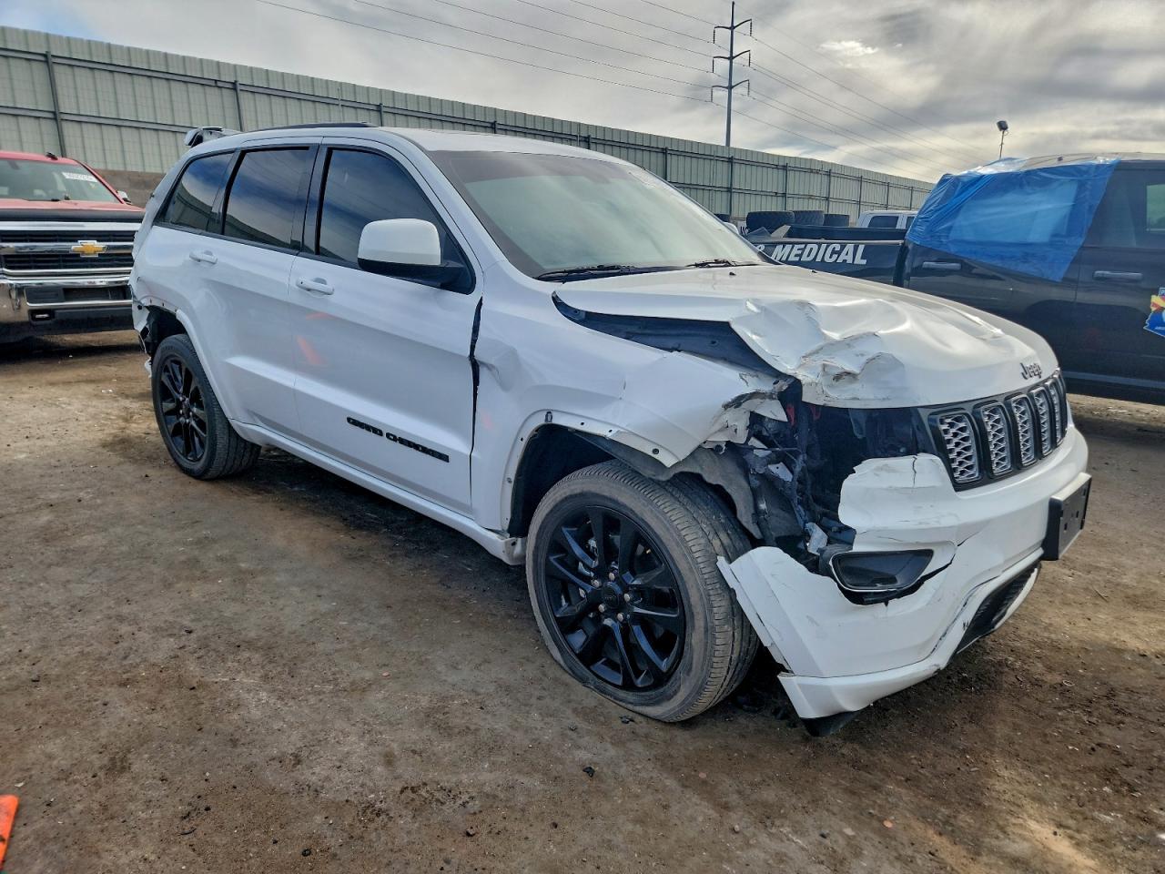 2020 JEEP GRAND CHEROKEE LAREDO photo 4