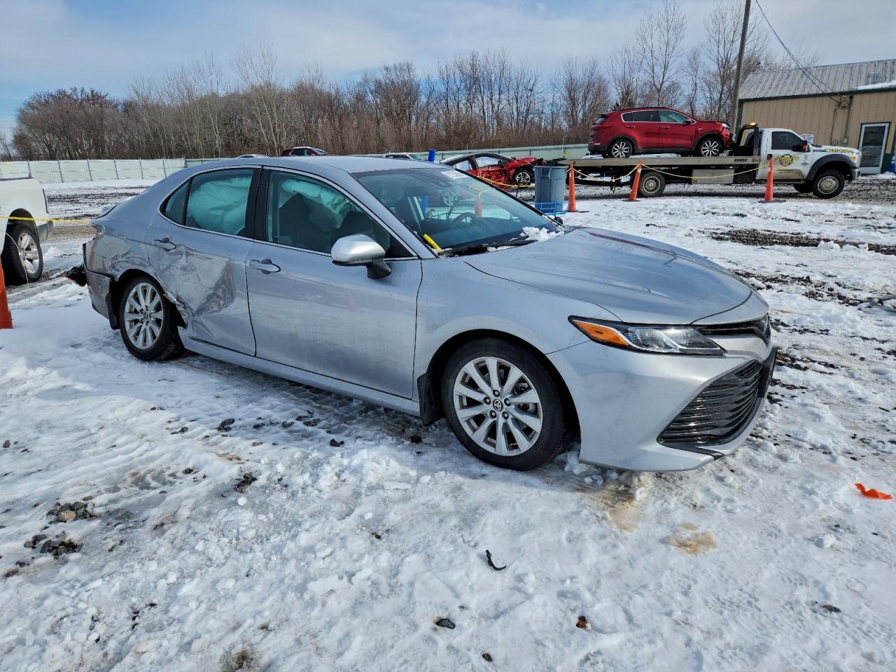 2020 TOYOTA CAMRY LE photo 4