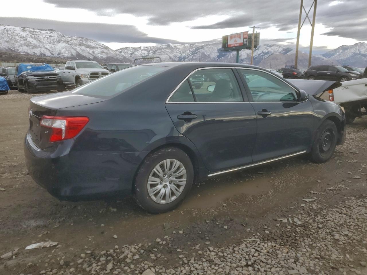 2014 TOYOTA CAMRY L photo 3