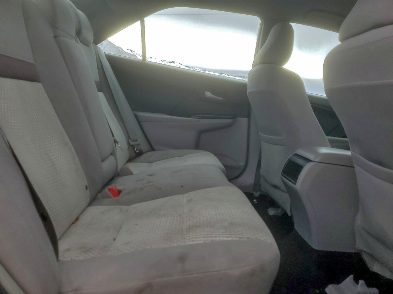 2014 TOYOTA CAMRY L photo 10