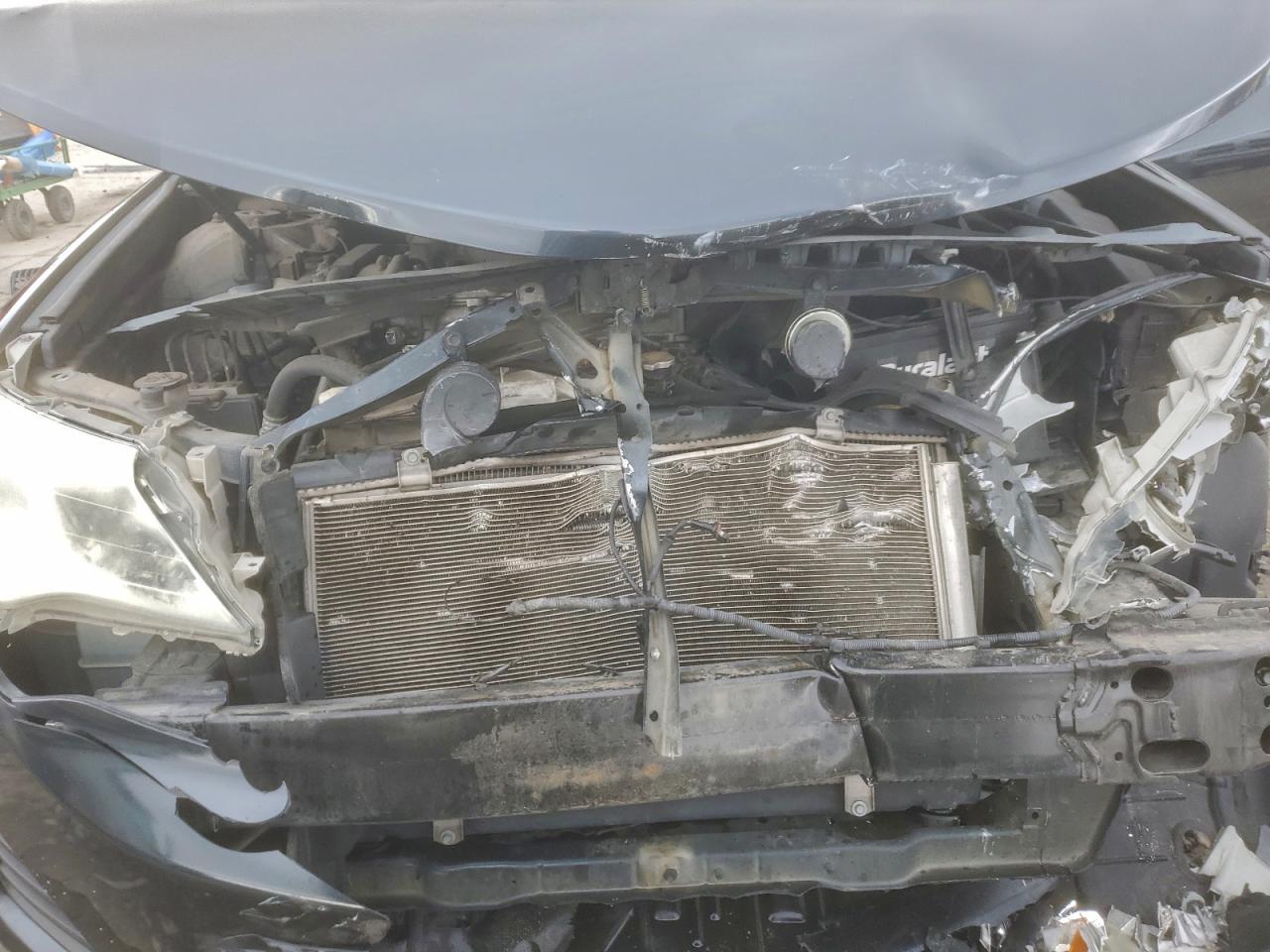 2014 TOYOTA CAMRY L photo 11