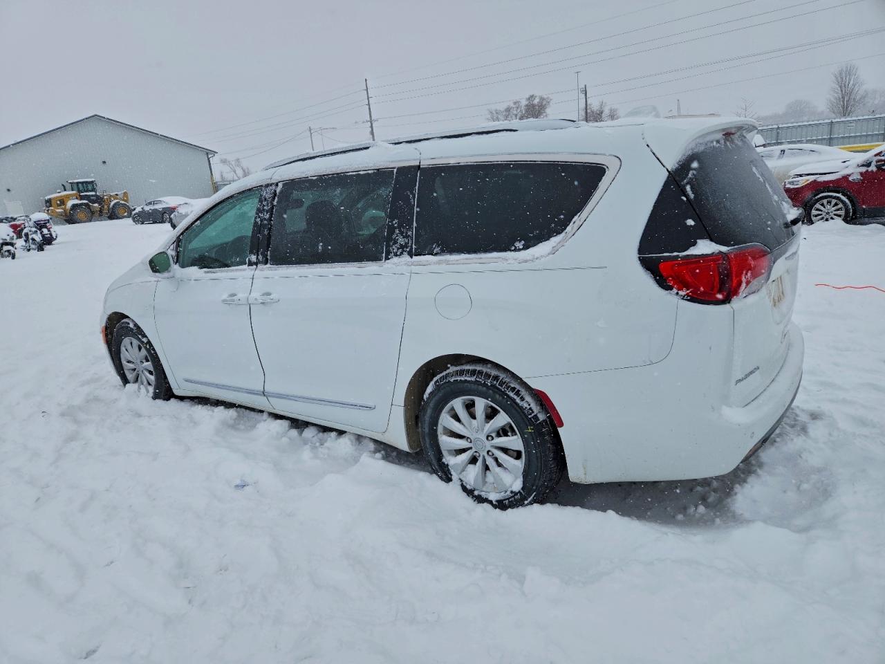 2019 CHRYSLER PACIFICA TOURING L photo 3