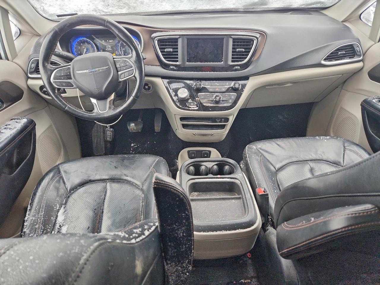 2019 CHRYSLER PACIFICA TOURING L photo 15