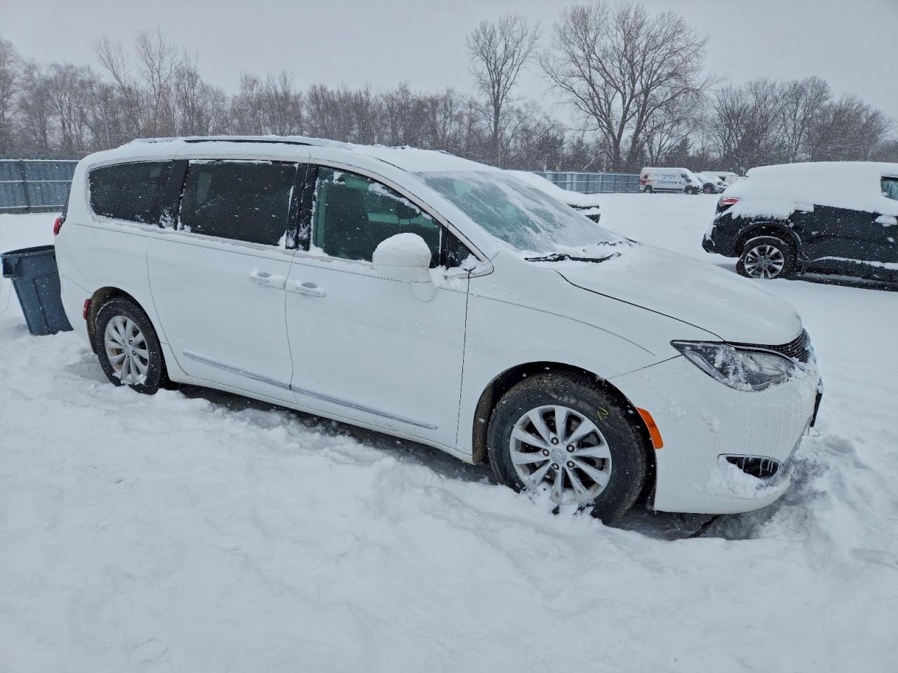 2019 CHRYSLER PACIFICA TOURING L photo 7