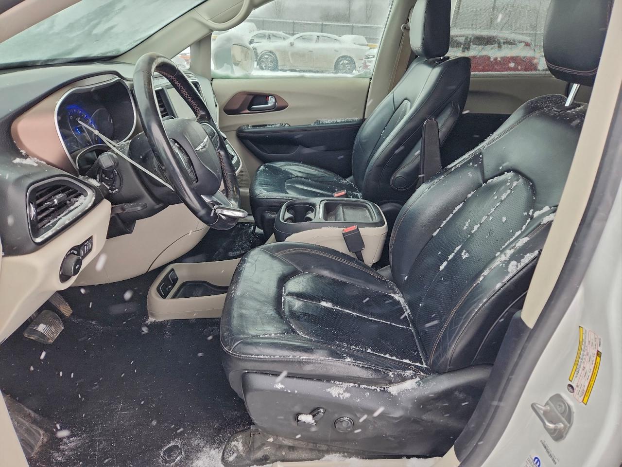 2019 CHRYSLER PACIFICA TOURING L photo 13