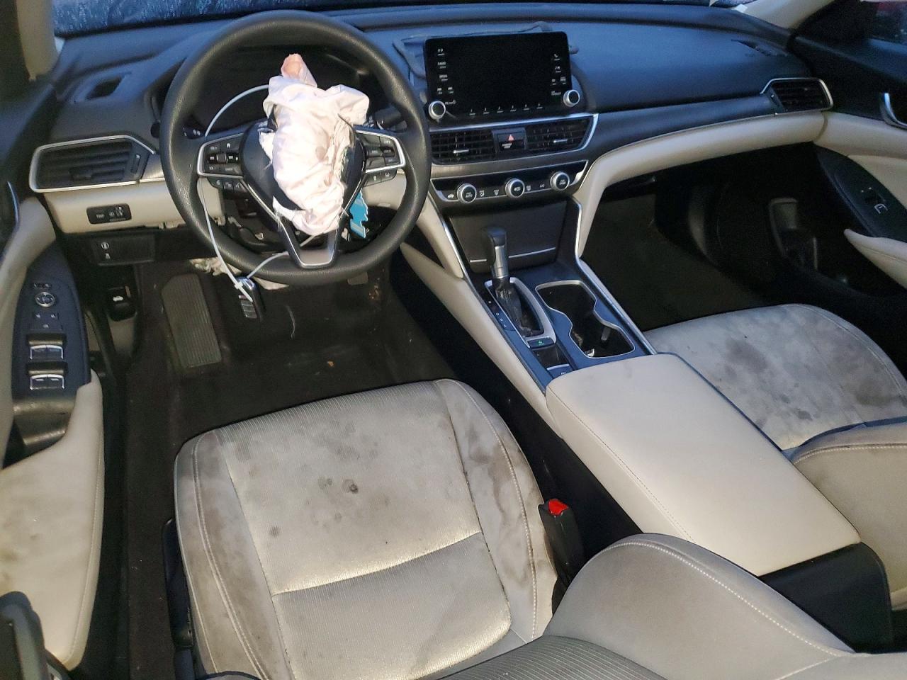 2020 HONDA ACCORD LX photo 8