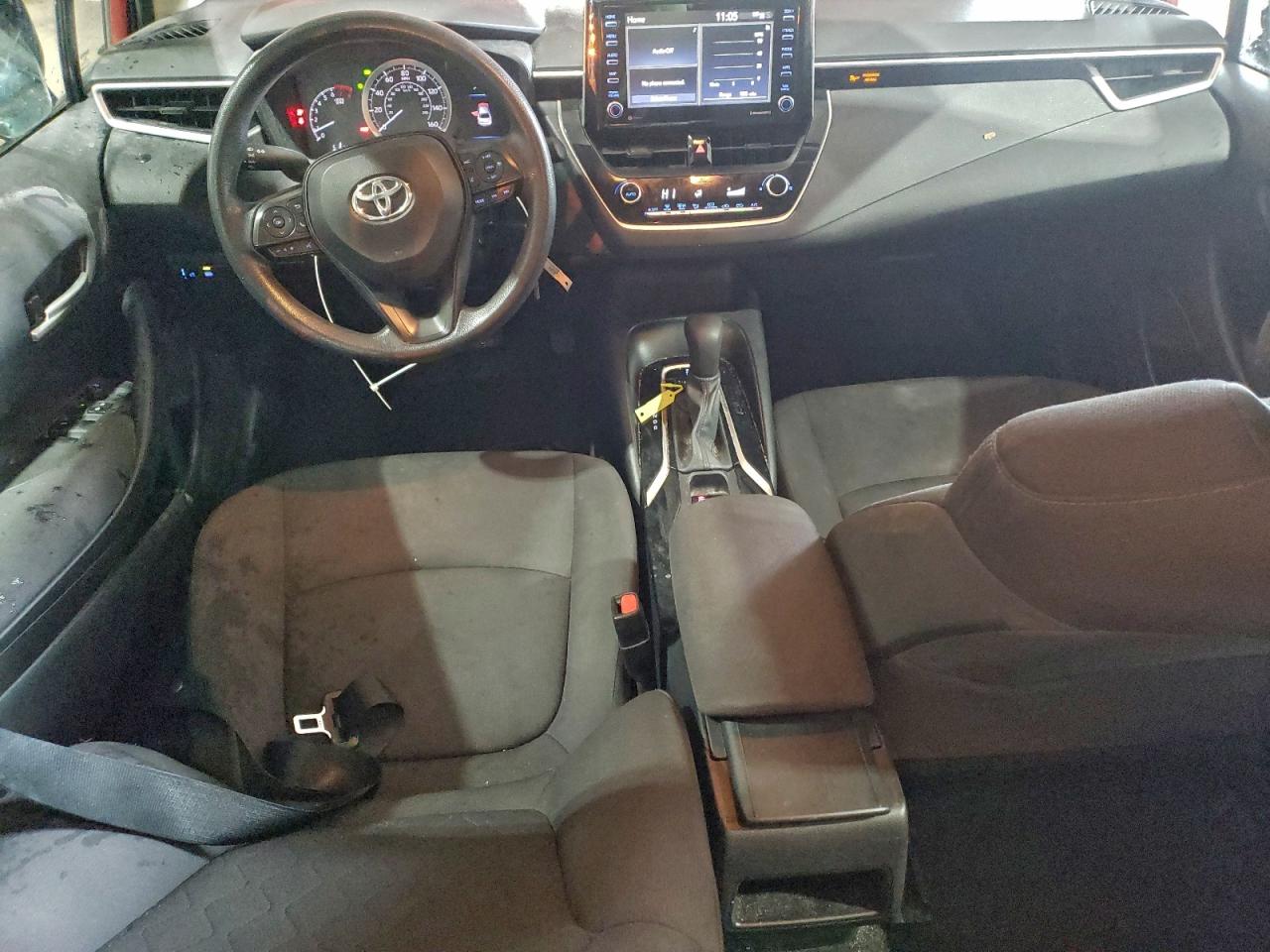 2021 TOYOTA COROLLA LE photo 8
