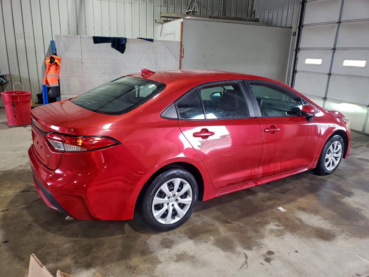 2021 TOYOTA COROLLA LE photo 3