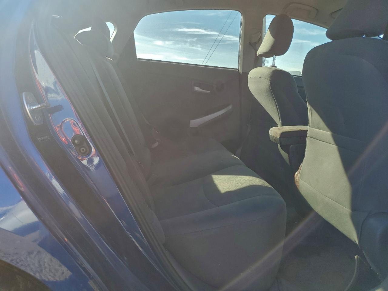 2011 TOYOTA PRIUS photo 28