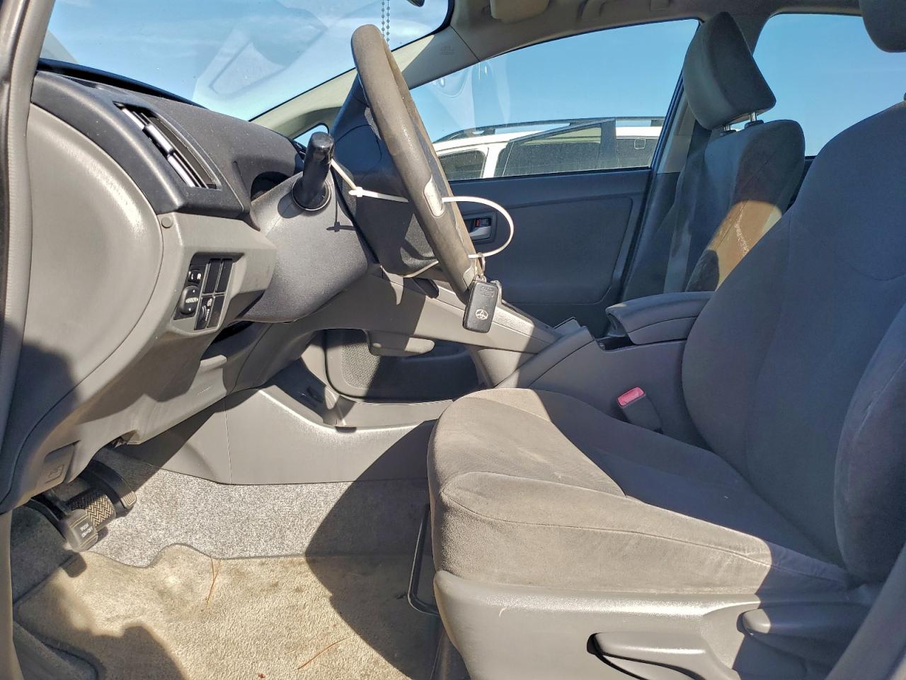 2011 TOYOTA PRIUS photo 19