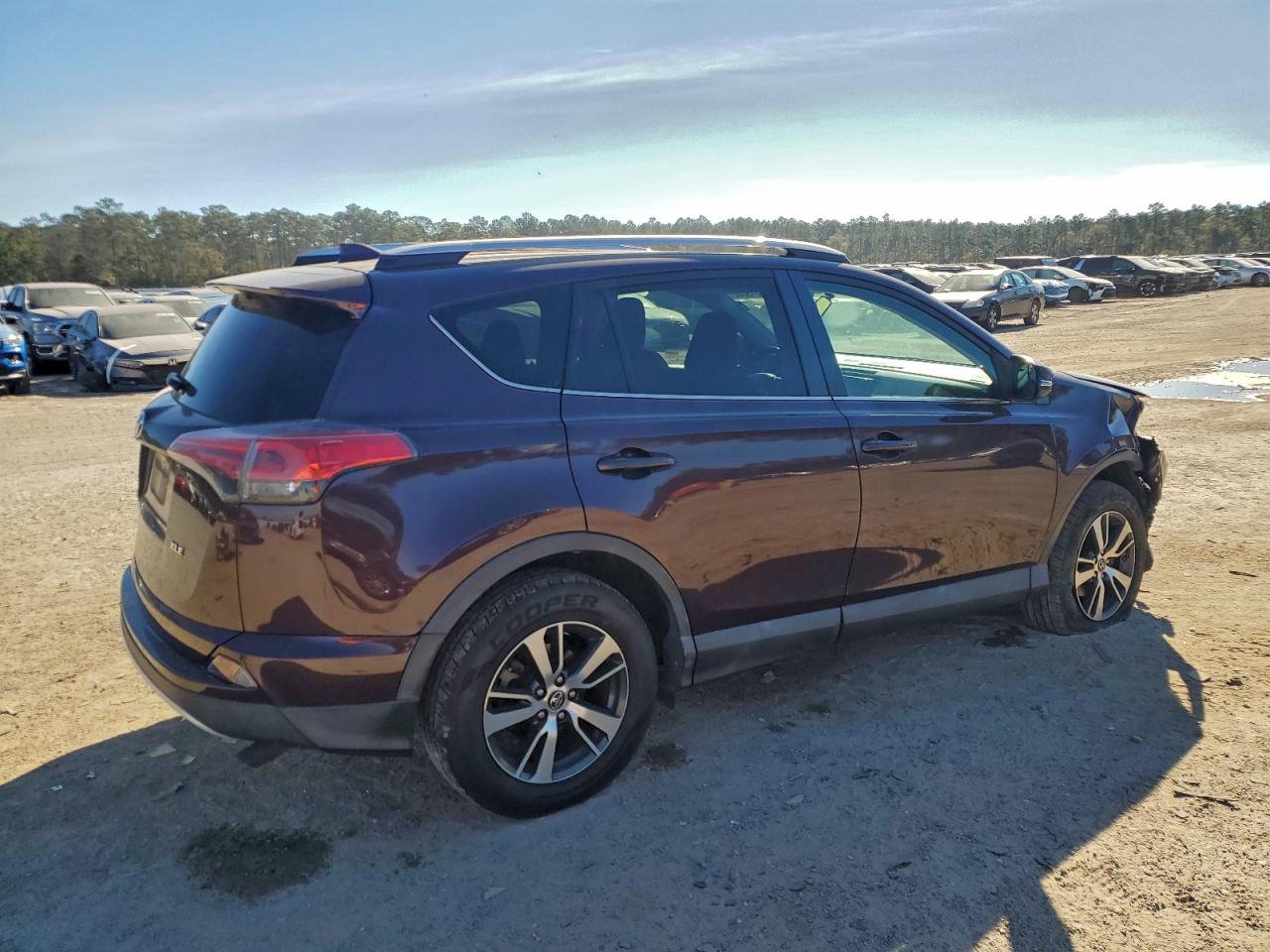 2016 TOYOTA RAV4 XLE photo 3