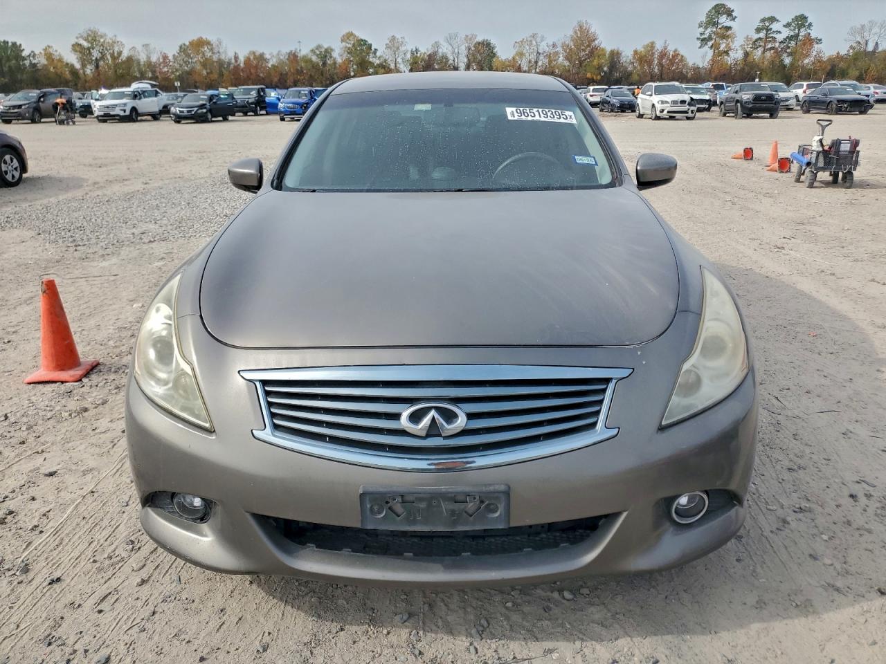 2011 INFINITI G37 BASE photo 9