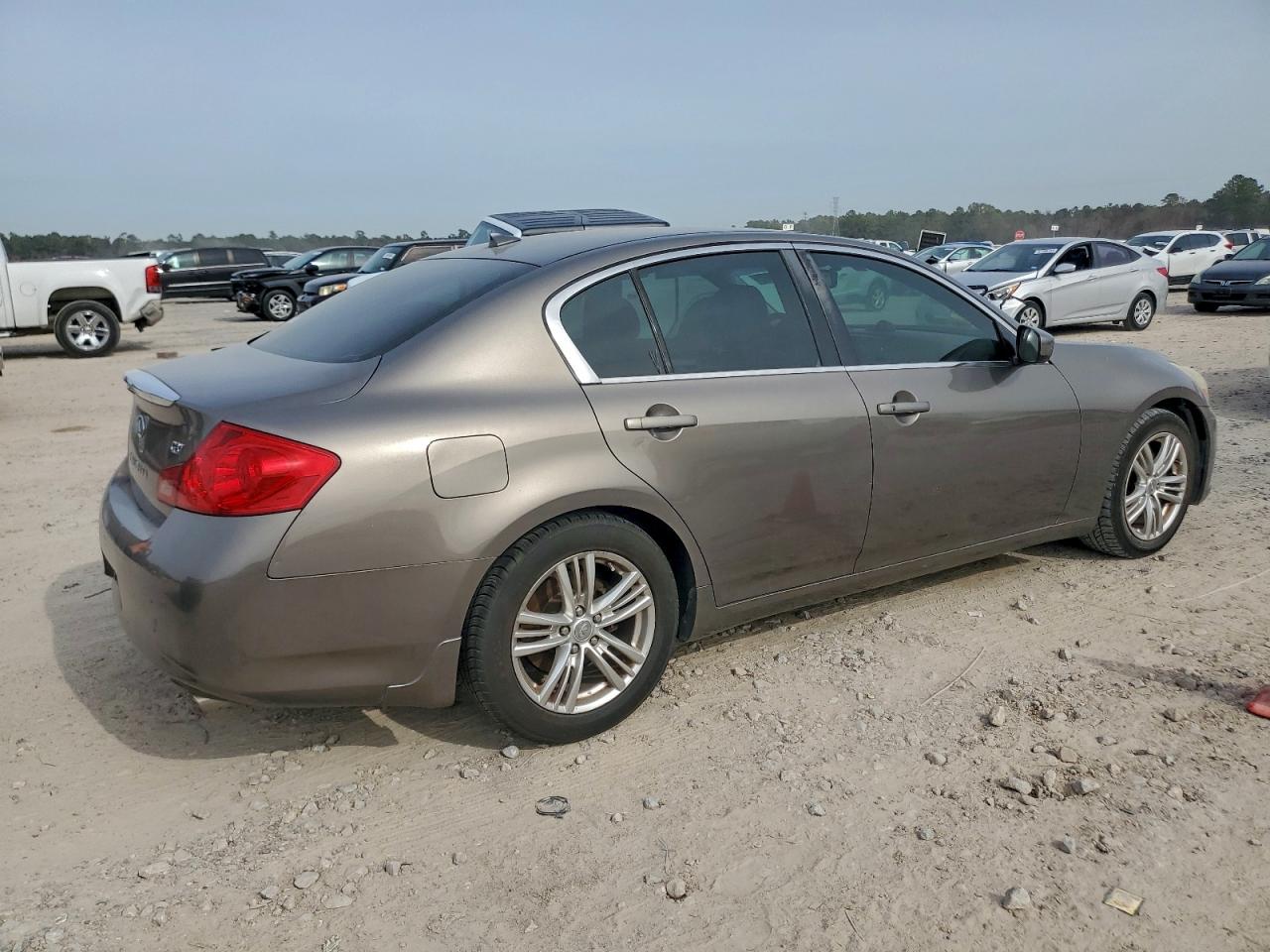 2011 INFINITI G37 BASE photo 5