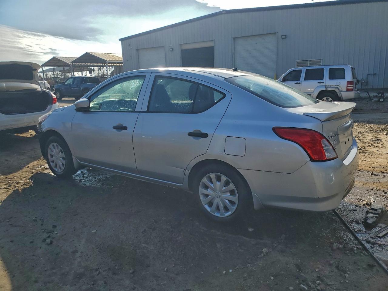 2018 NISSAN VERSA S photo 2
