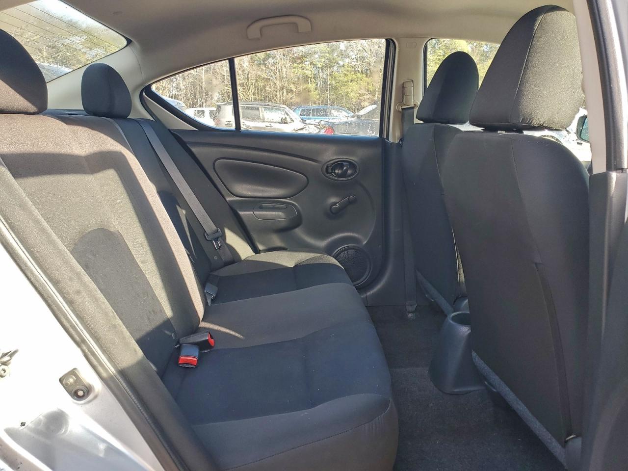 2018 NISSAN VERSA S photo 10