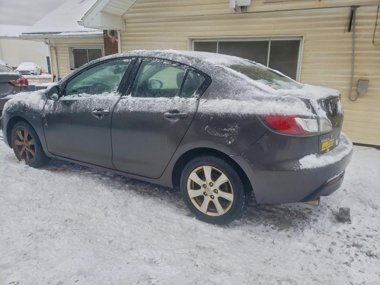 2010 MAZDA 3 I photo 2