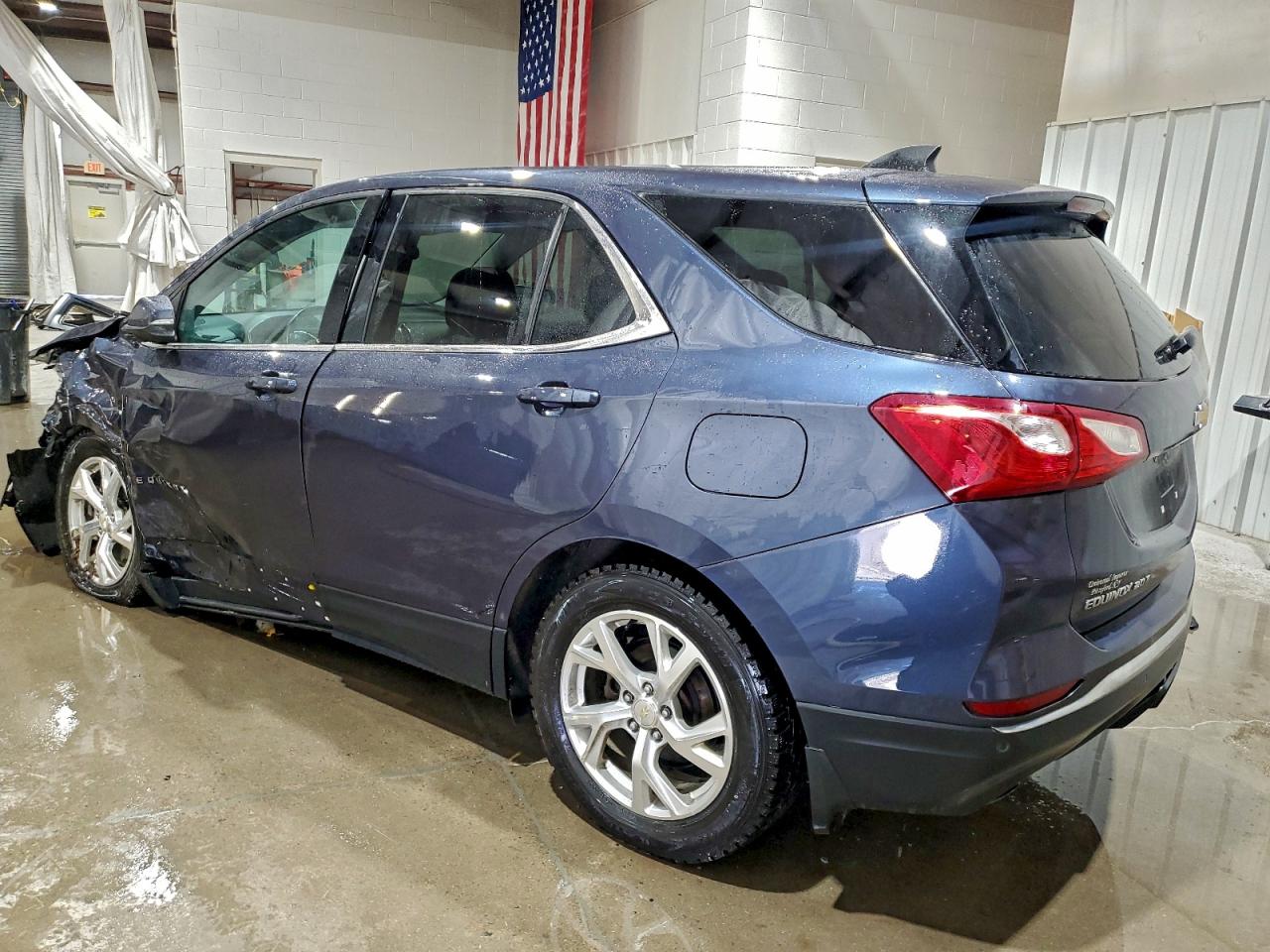 2018 CHEVROLET EQUINOX LT photo 2
