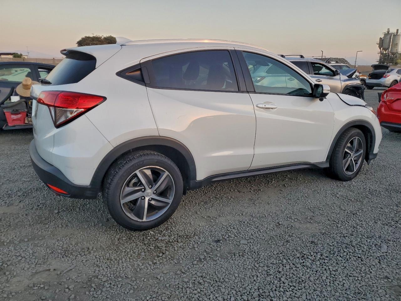 2021 HONDA HR-V EX photo 3