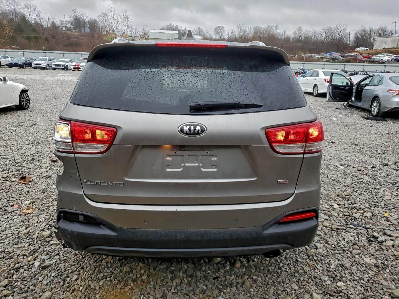 2016 KIA SORENTO LX photo 6