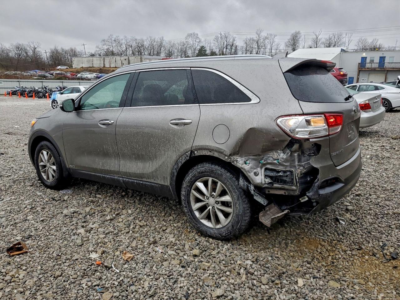 2016 KIA SORENTO LX photo 2