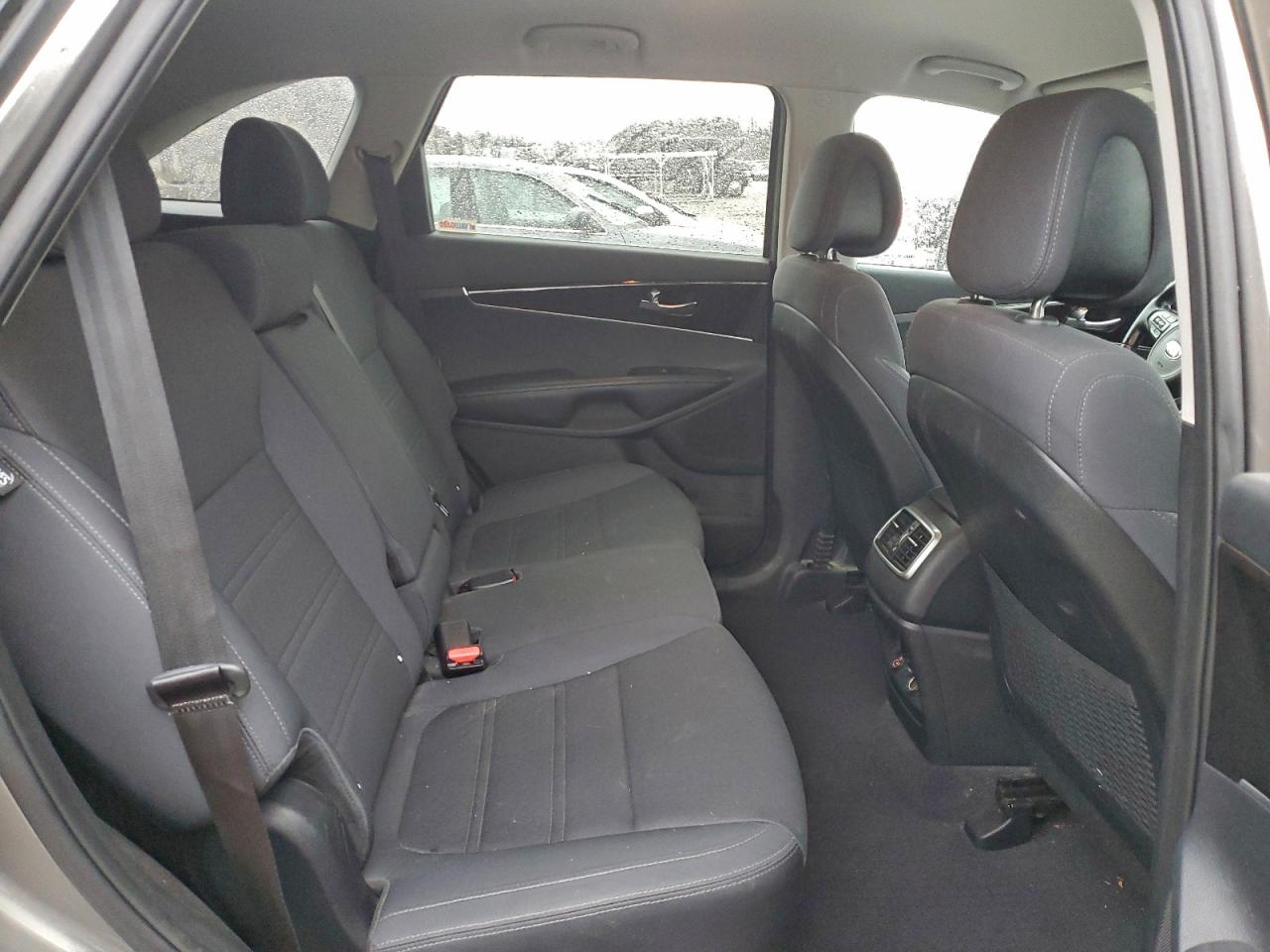 2016 KIA SORENTO LX photo 11