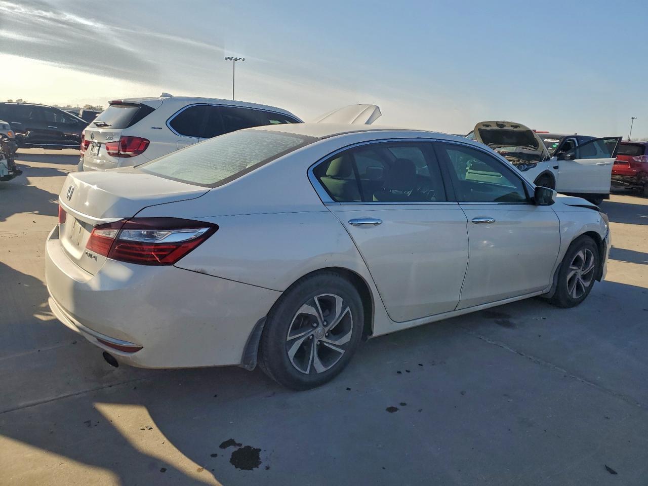 2016 HONDA ACCORD LX photo 3