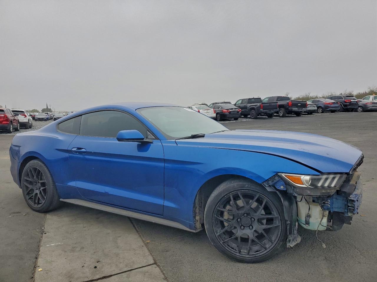 2017 FORD MUSTANG photo 4