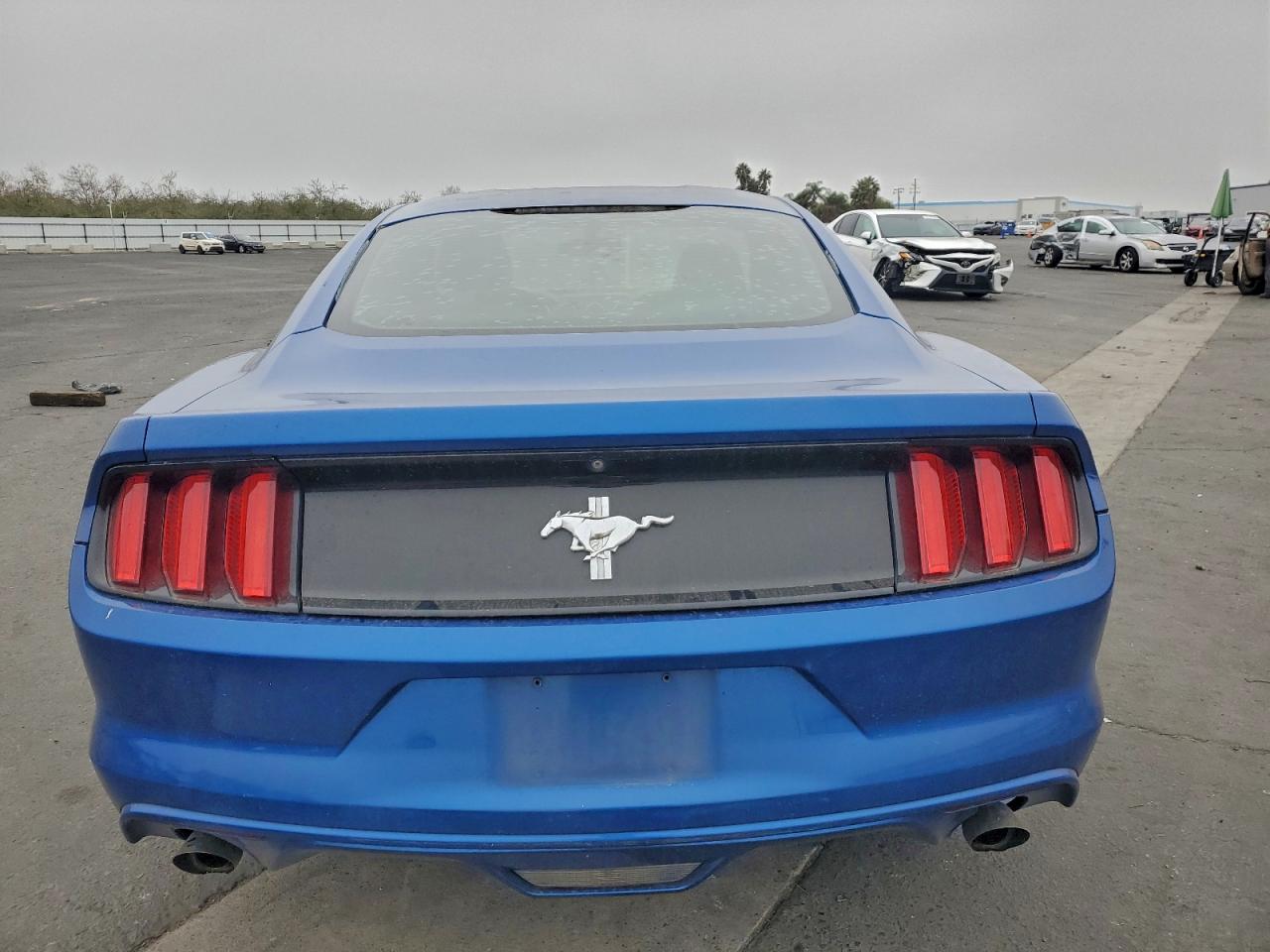 2017 FORD MUSTANG photo 6