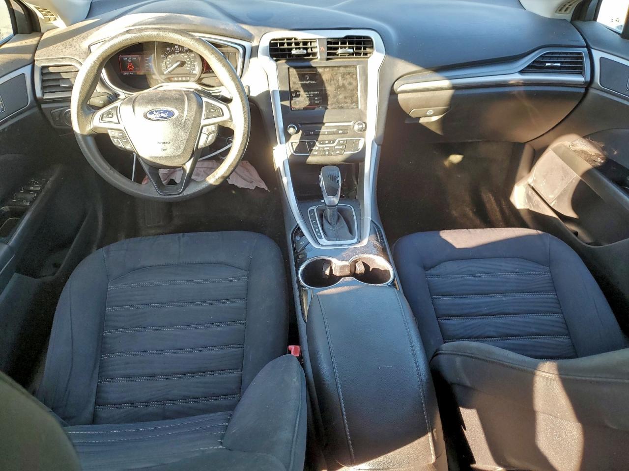 2016 FORD FUSION SE photo 8