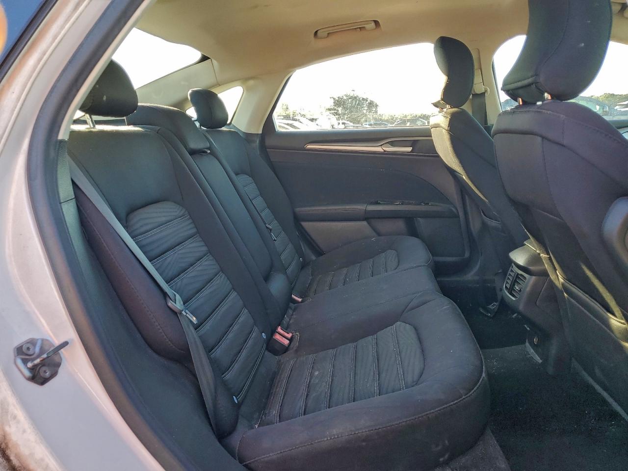 2016 FORD FUSION SE photo 10