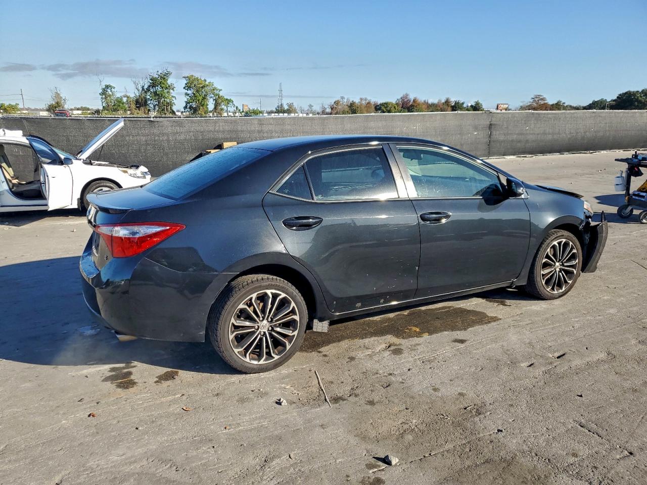 2016 TOYOTA COROLLA L photo 5