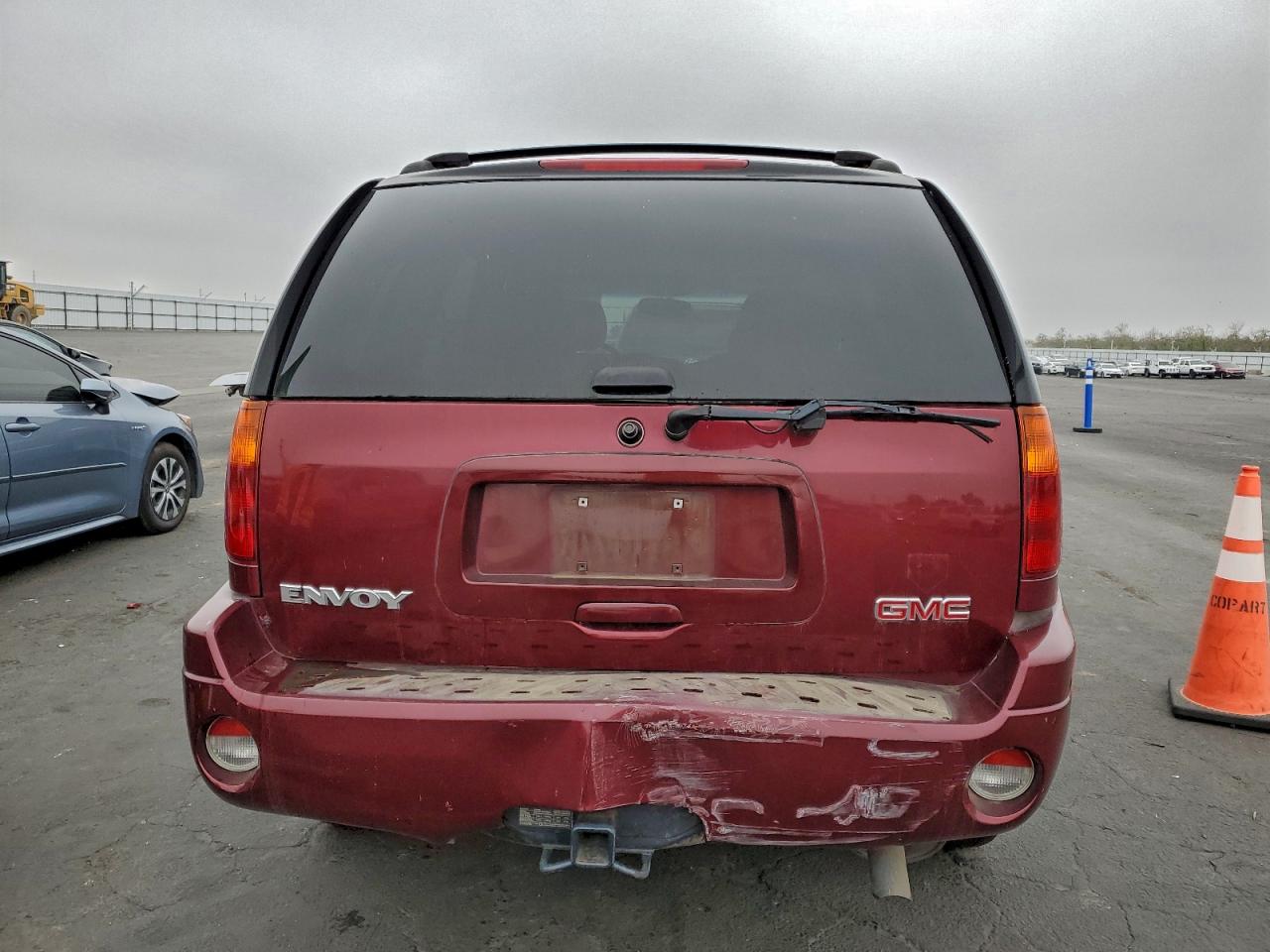 2004 GMC ENVOY photo 11