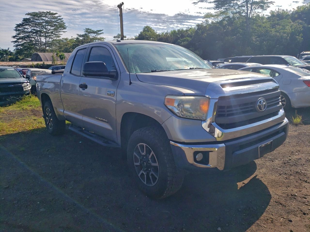 2014 TOYOTA TUNDRA photo 4