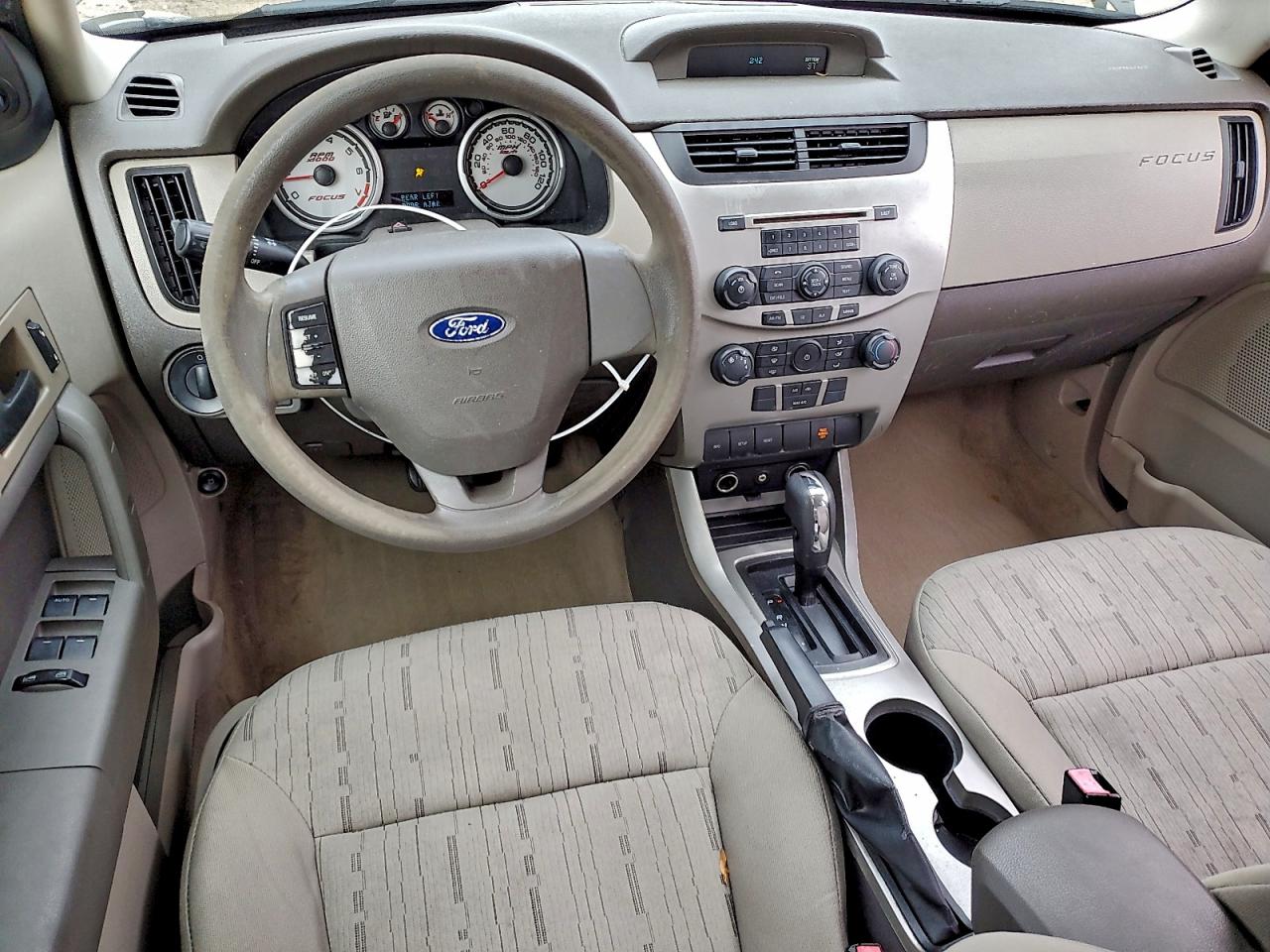 2009 FORD FOCUS SE photo 8