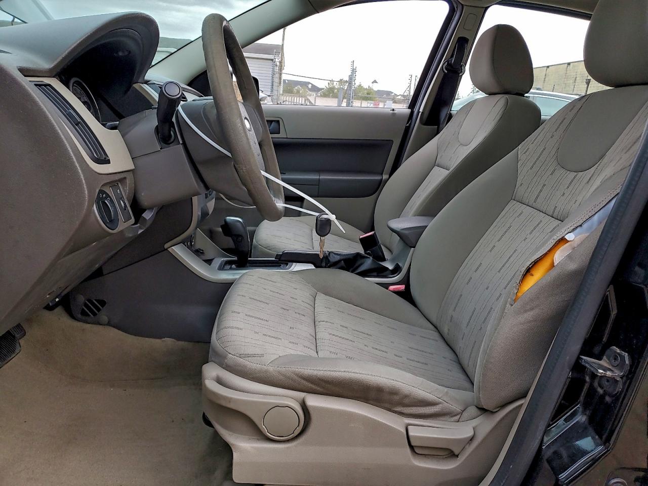 2009 FORD FOCUS SE photo 7